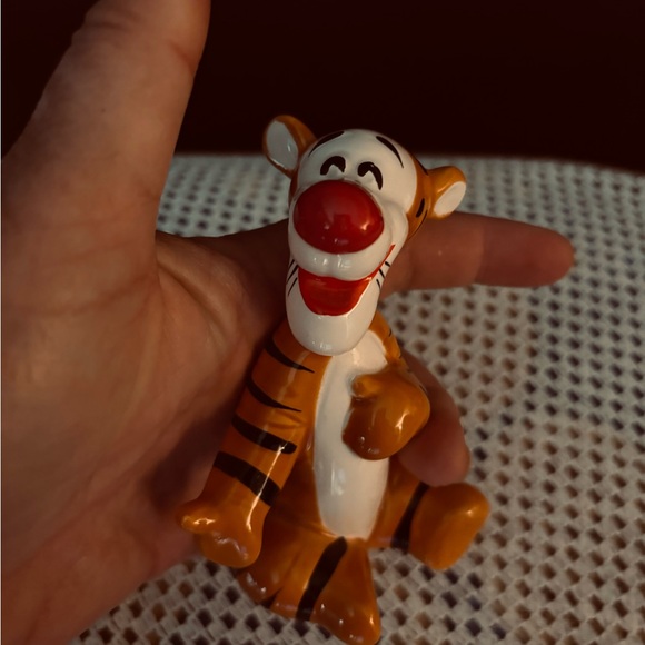 Vintage Walt Disney Winnie the Pooh Tigger Collectible Figurine - Picture 3 of 7